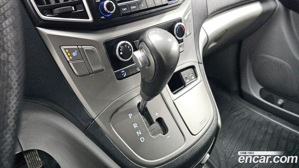 Hyundai The New Grand Starex Van 3-х местный (10.2020)