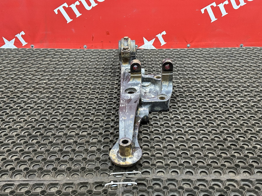 Кронштейн пневморессоры задний левый 2023г