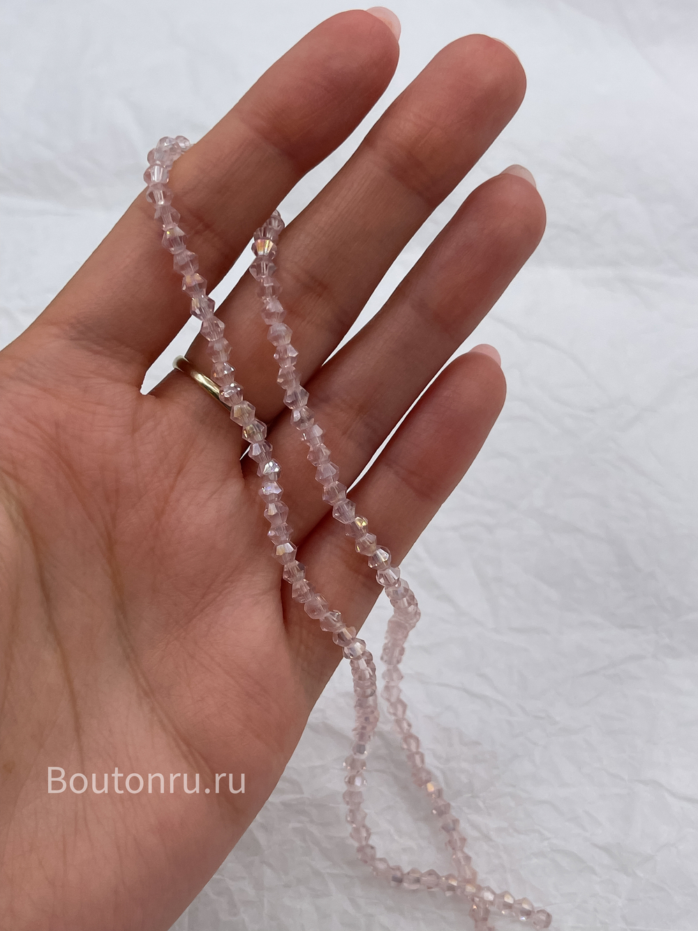 Бусины стеклянные биконусы на нити розовые