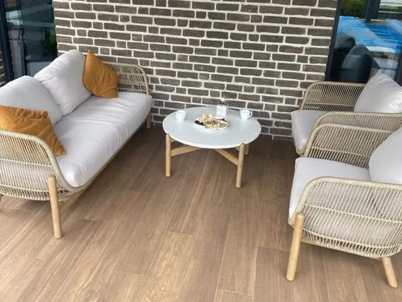 Уличный журнальный столик Talara Ø80х40 см, массив акации, терраццо