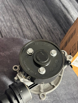 Насос охлаждающей жидкости BMW 11518638026