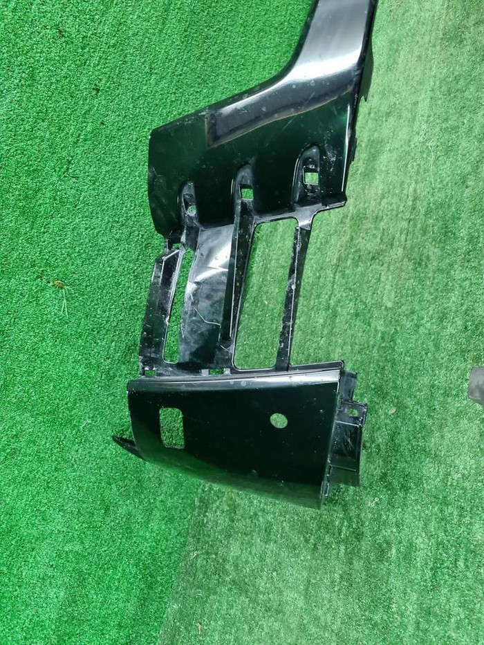 Бампер передний Toyota Land Cruiser 300 (21-нв)