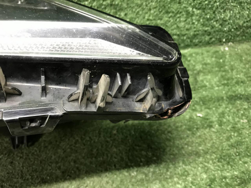 Фара правая Toyota Camry xv70 (2017-н.в.) LED