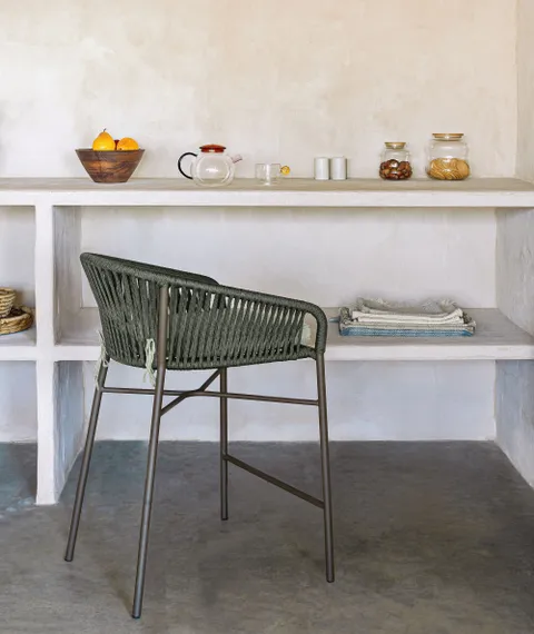 Полубарный стул Yanet зеленый