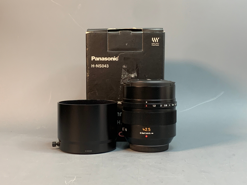 Panasonic Nocticron 42.5mm f/1.2 Asph DG O.I.S.