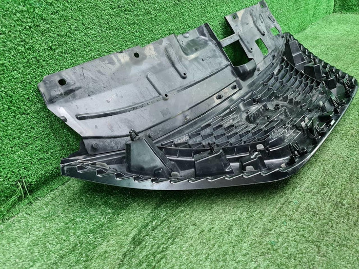 Решетка радиатора Nissan Qashqai 2 j11 (2017-2023)