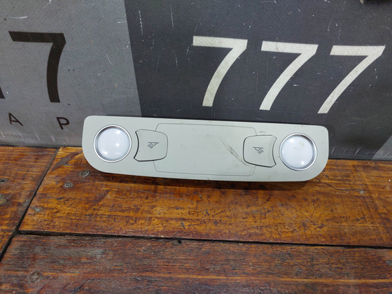 Плафон салонный задний Audi Q7 (4L) 06-15 Б/У Оригинал 4L0947111B