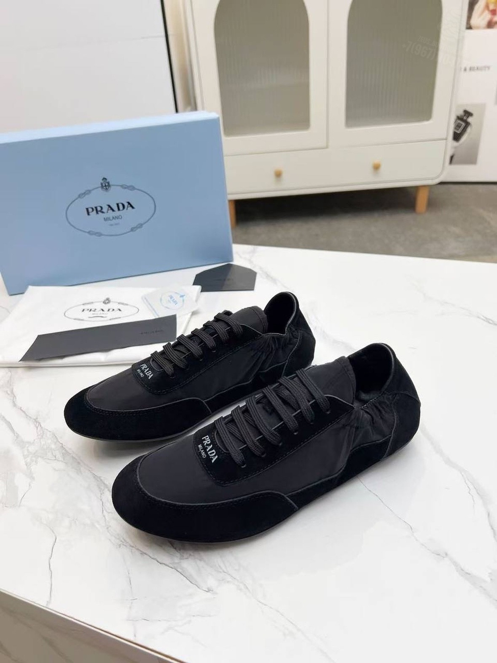 Кроссовки Prada
