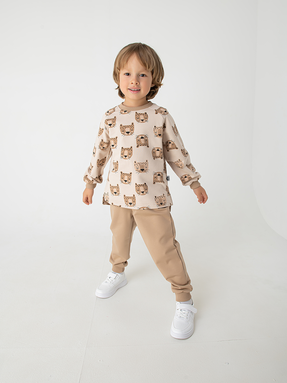 Костюм из трикотажа "Леопарды" бежевый
