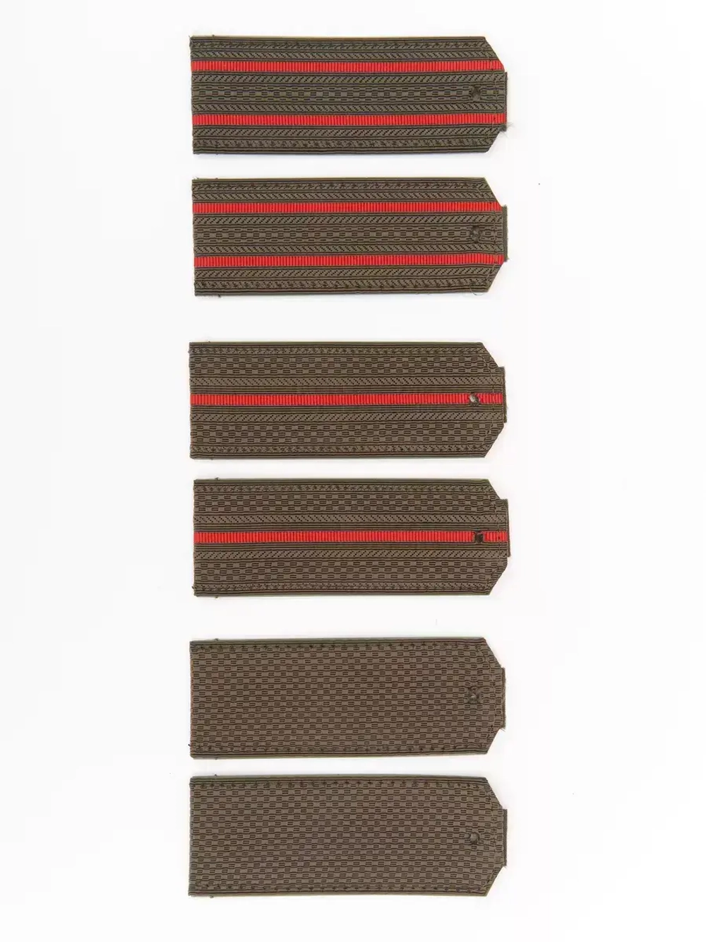 Погоны Мин Обороны оливковые 2 красных просвета пластик (Цена договорная)