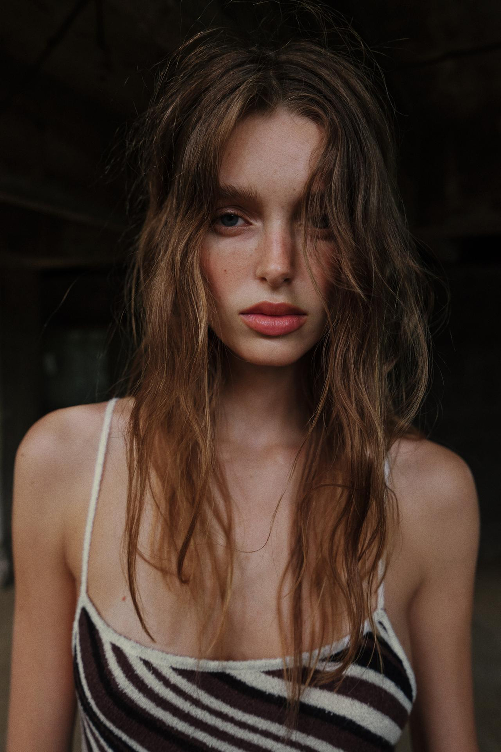 ZARA ПЛАТЬЕ МИДИ С ПОЛОСКАМИ, ЧЕРНЫЙ/КОРИЧНЕВЫЙ