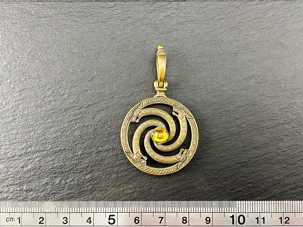 Подвеска. Змеевик с камнем