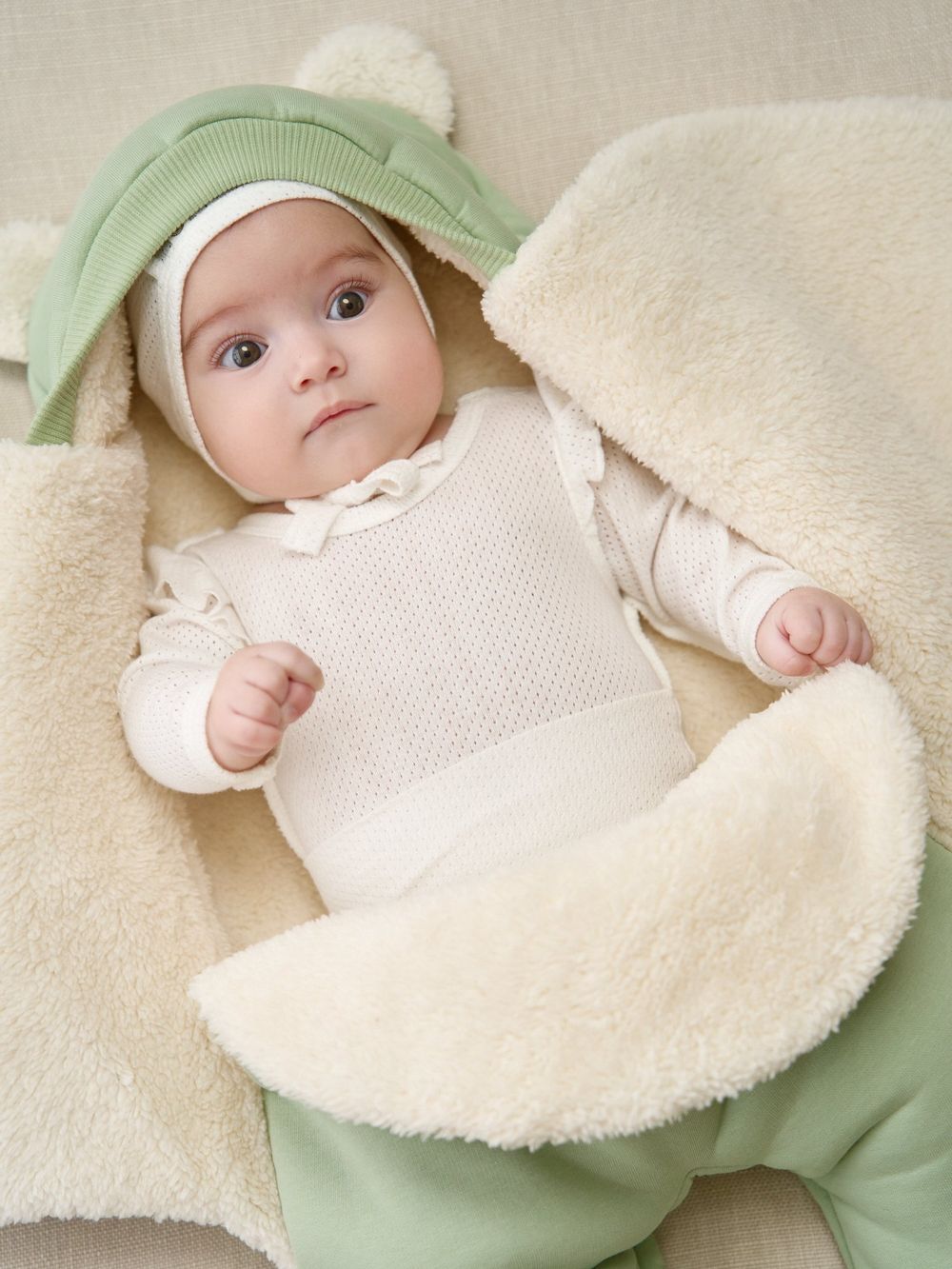 Конверт-звездочка "Шалфей" с прорезями для ремней безопасности 0+