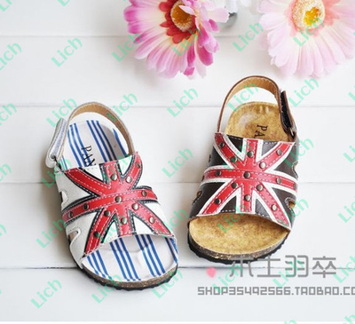 Сандалии с аппликацией в виде британского флага и клепками