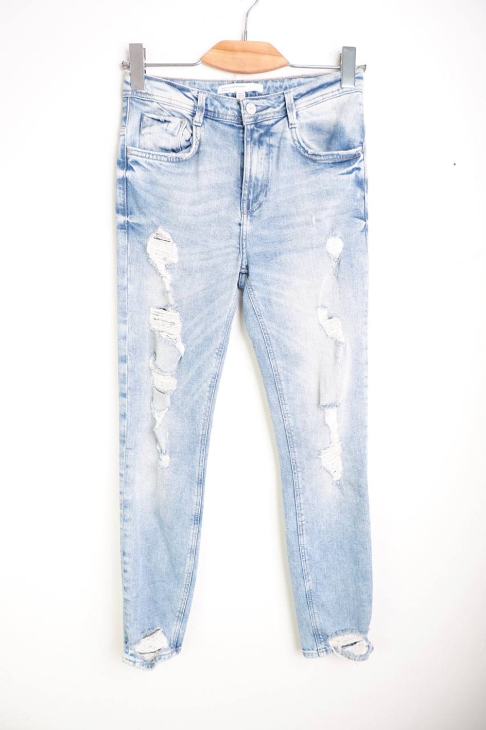 Джинсы Zara с порезами, маркировка 34, визуально на 40 размер