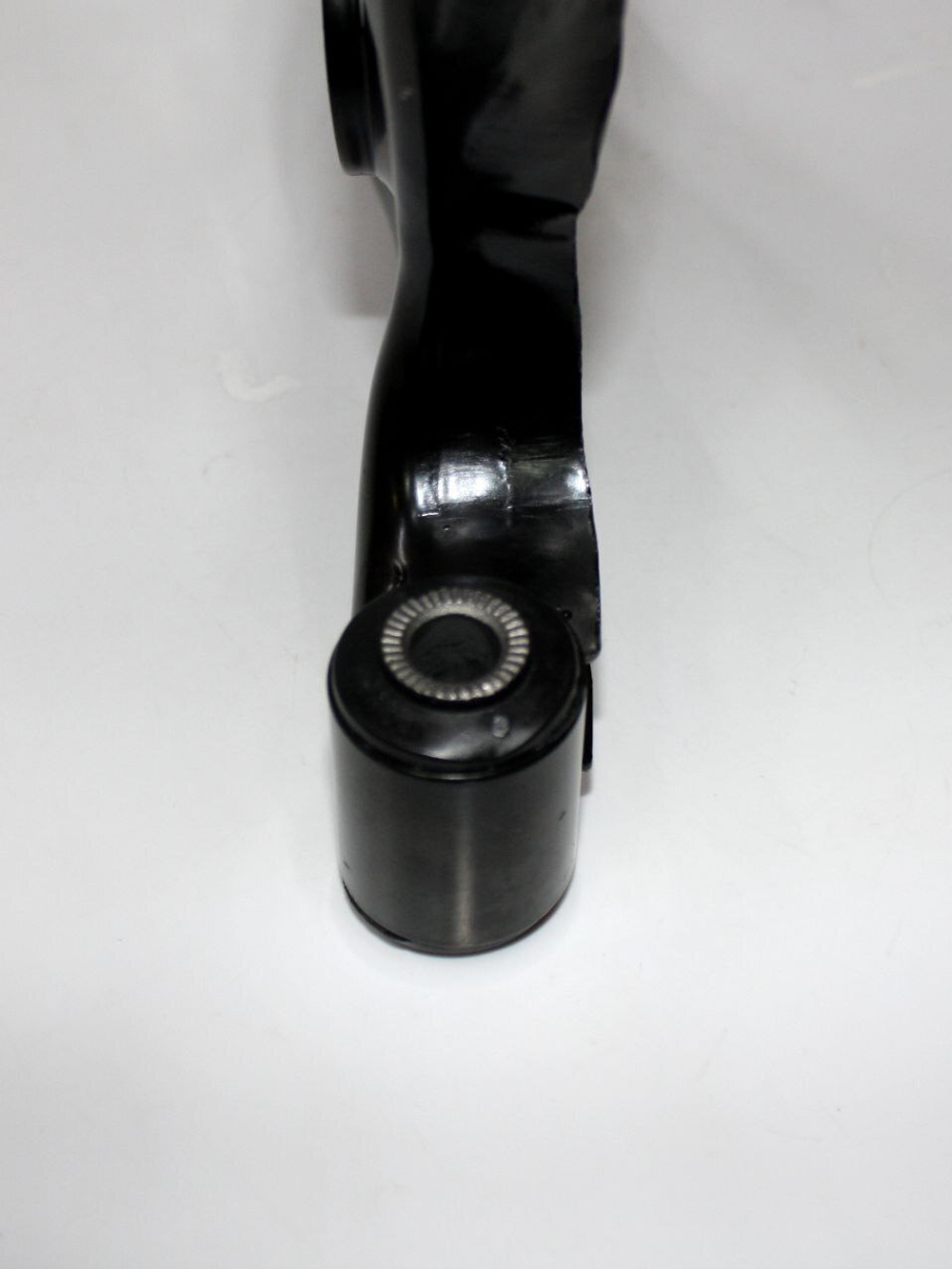 Рычаг передний нижний правый 1014001606 Geely MK, MK Cross, GC6