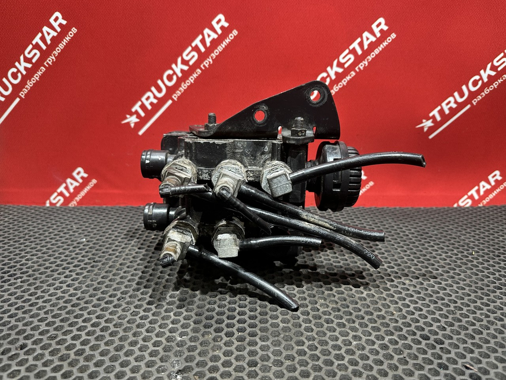 Кран уровня пола главный