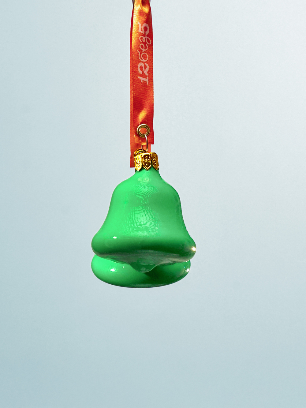 стильная яркая елочная игрушка в виде зеленого колокольчика в подарок