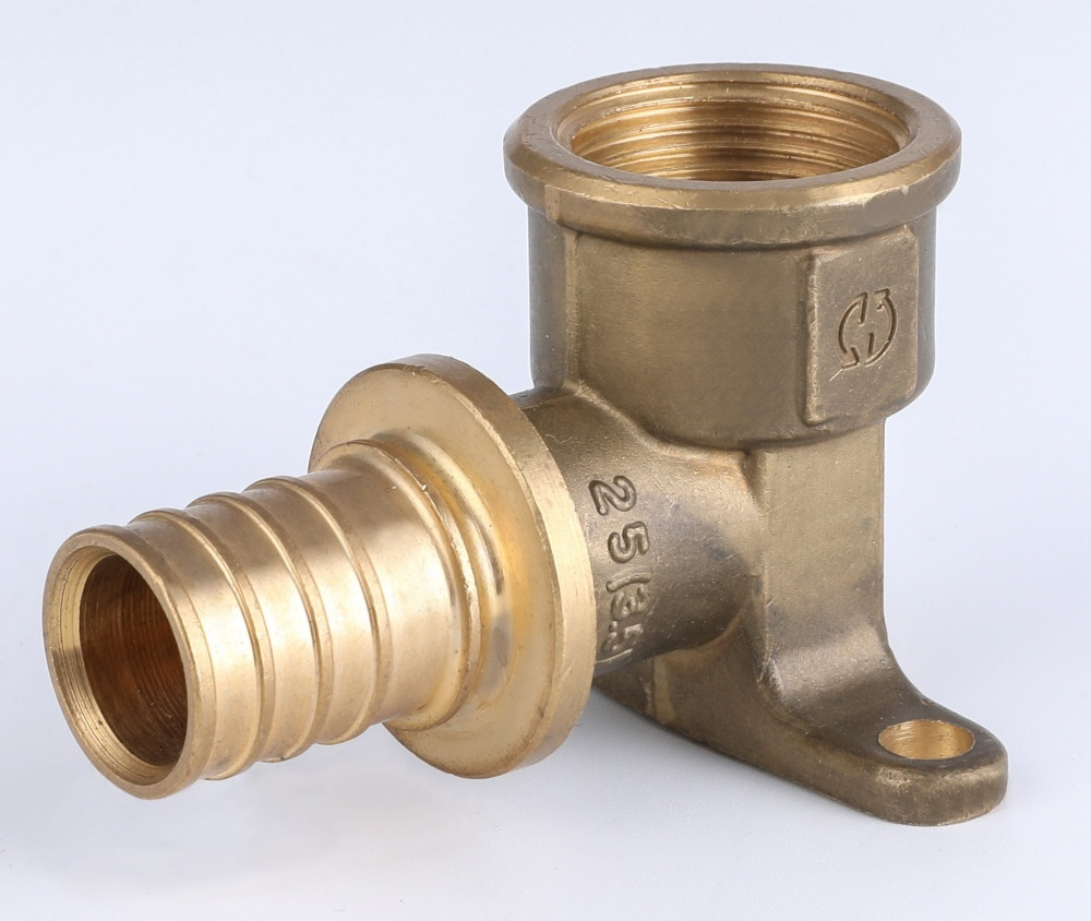 АКС. Уголок c креплением 16*1/2 F  "VER-PRO"  (140/5шт)
