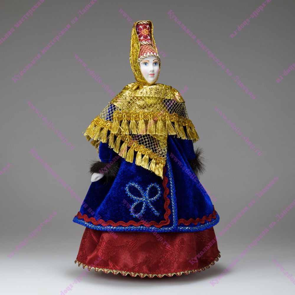 Сувенирная кукла в головном уборе характерном для города Торжка