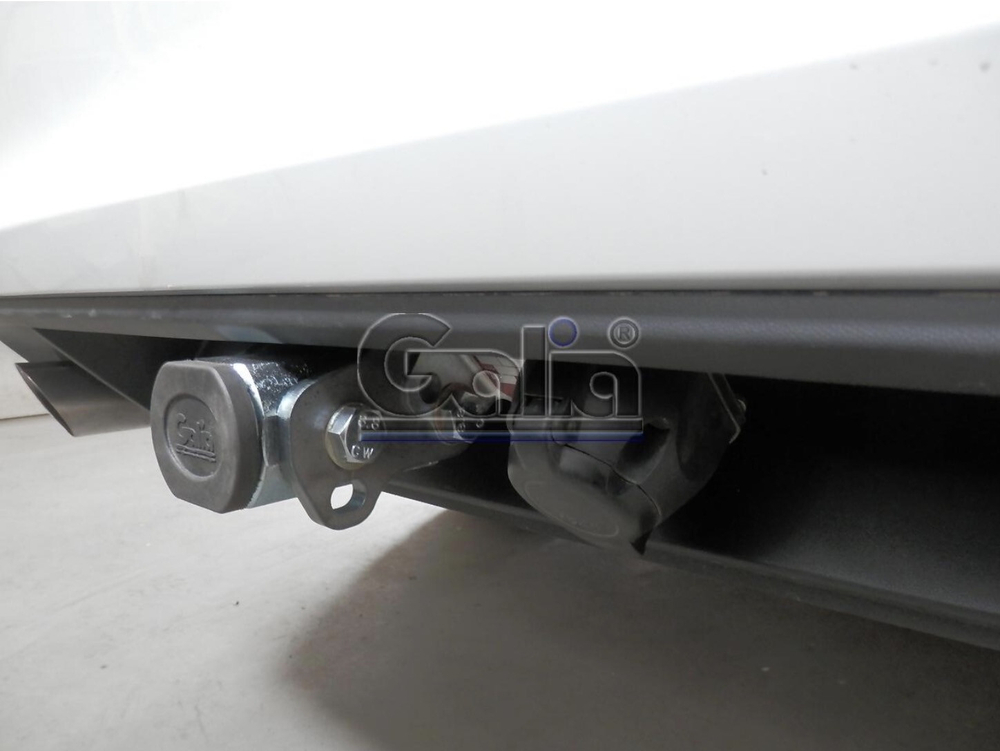 Фаркоп оцинкованный Galia V073C для Volkswagen Golf VII универсал 2WD/4WD 2013-(паспорт и сертификат в комплекте)(без электрики)