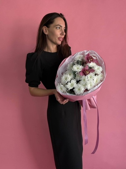 Букет из орихидей и кустовых хризантем #71