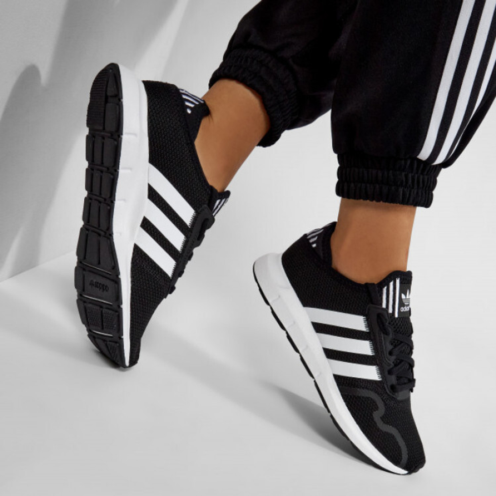 Кроссовки Adidas Originals Swift Run X (Женская размерная сетка)