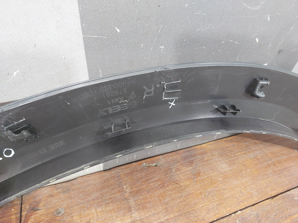 Накладка двери задней правой Geely Monjaro 22-нв Б/У Оригинал 6073117600