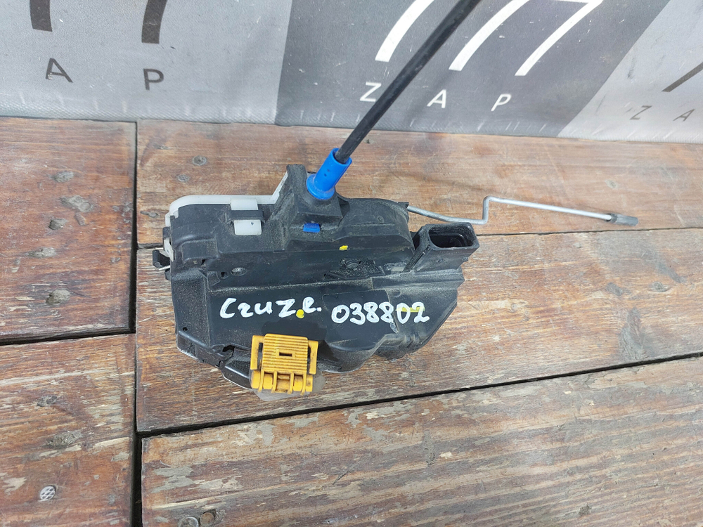 Замок двери задней левой Chevrolet Cruze Б/У Оригинал 3023881LH4