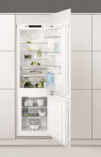 Встраиваемый холодильник Electrolux ENG 7854