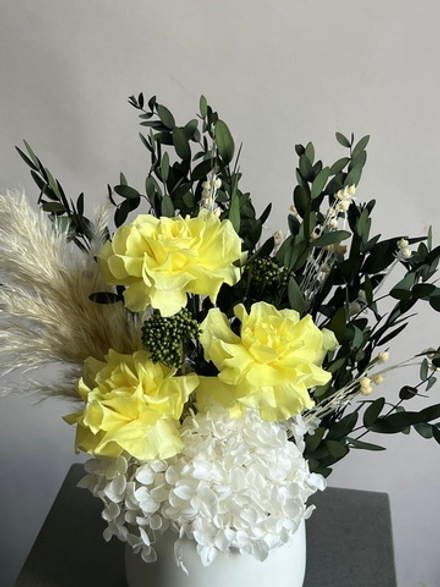 Композиция в кашпо Цинния