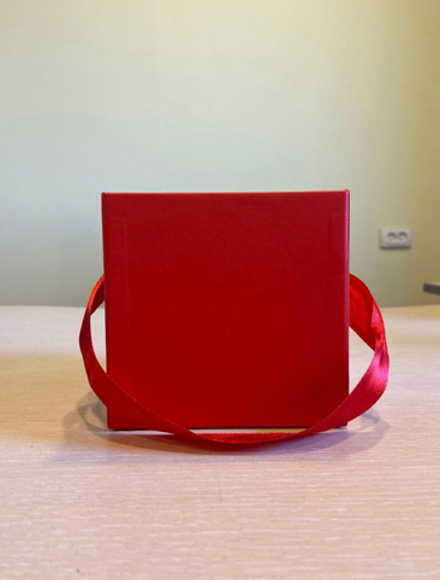 Кубическая коробка 11х11х11 см Без крышки Цвет; Красная. Розница 250 рублей .