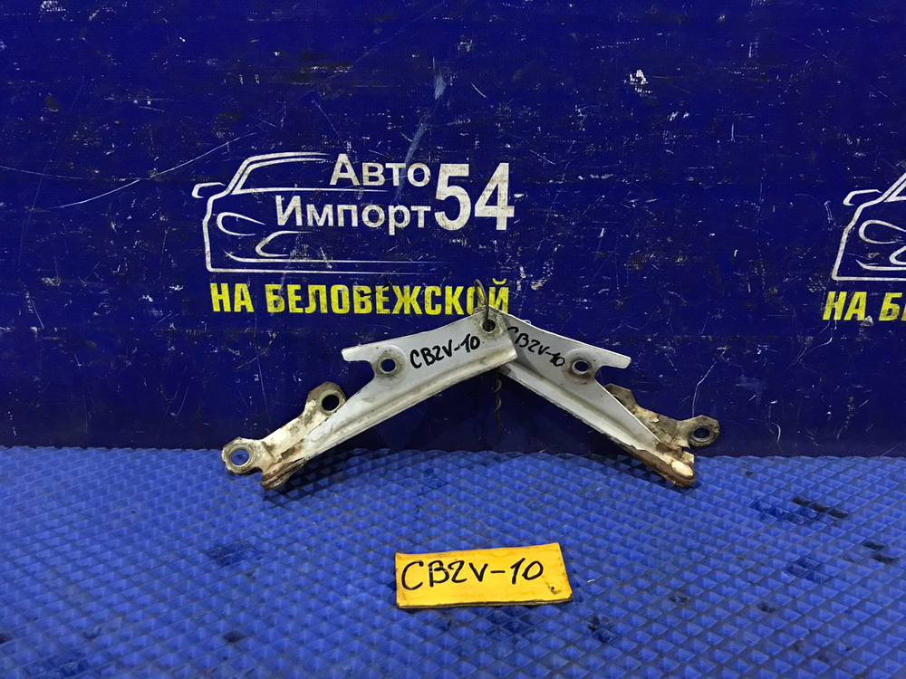 Петля капота левая MITSUBISHI LIBERO 1999