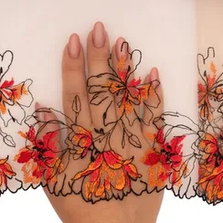 Вышивка на сетке бежевая/оранжевая (левая) 15 см