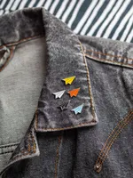 Значок For Kings Only Бумажный Самолётик желтый