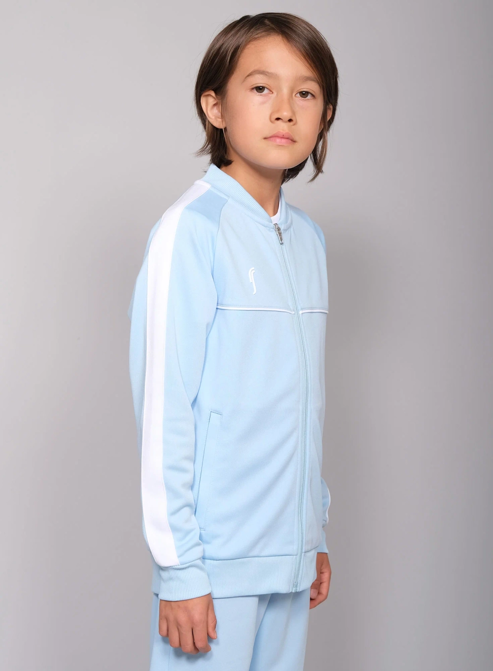 Модель рост 139 см. размер брюк 8-10 см