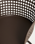 Уличный стул Tenaro из коричневого пластика и стали