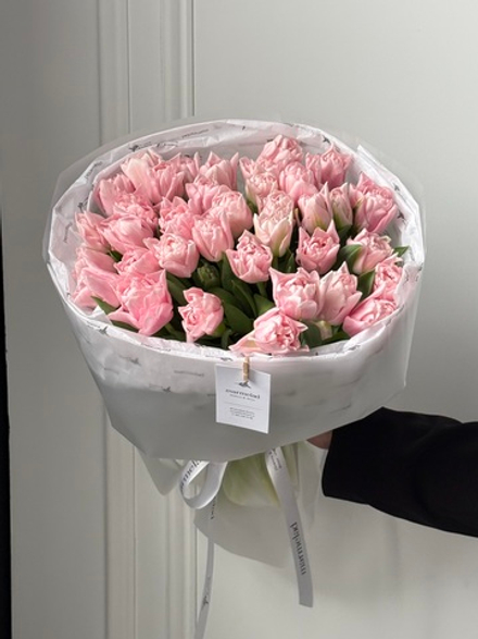 Букет из 35 нежно-розовых пионовидных тюльпанов доступен к заказу с 3.03.2026