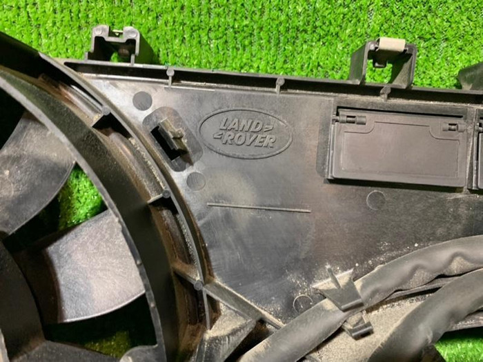 Диффузор с вентиляторами Land-Rover Discovery 5 (2016-н.в.)