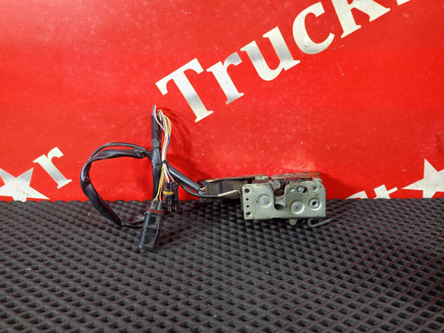 Замок двери правой внутренний