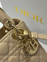 Женская сумка Lady Dior My ABC квадратная бежевого цвета