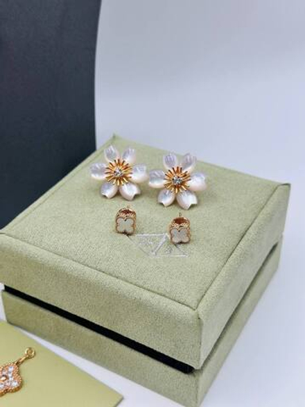 Серьги Van Cleef & Arpels