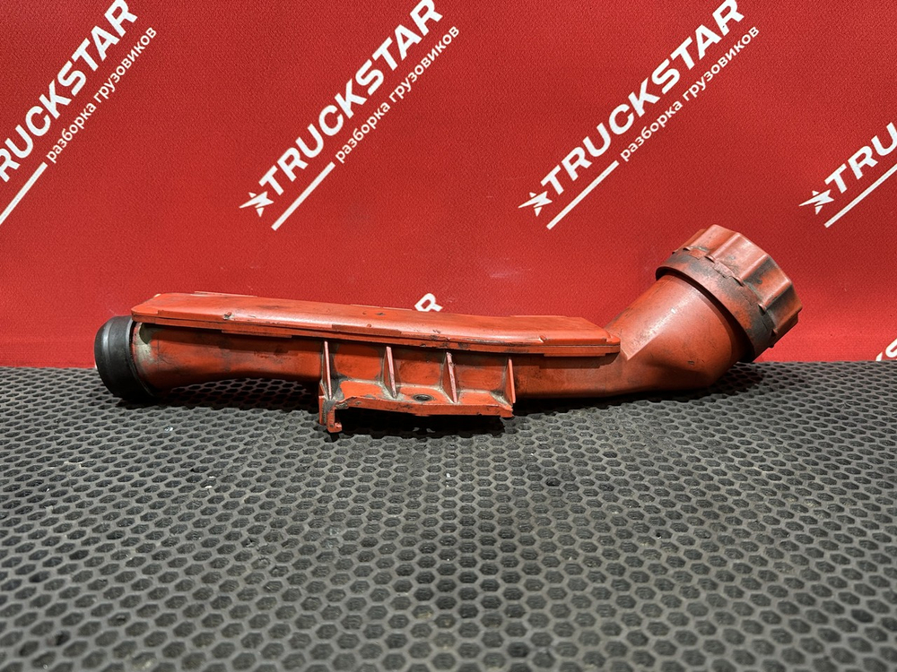 Горловина залива масла