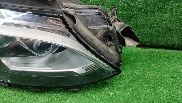 Фара правая Mercedes GLE W166 (2015-2018) LED
