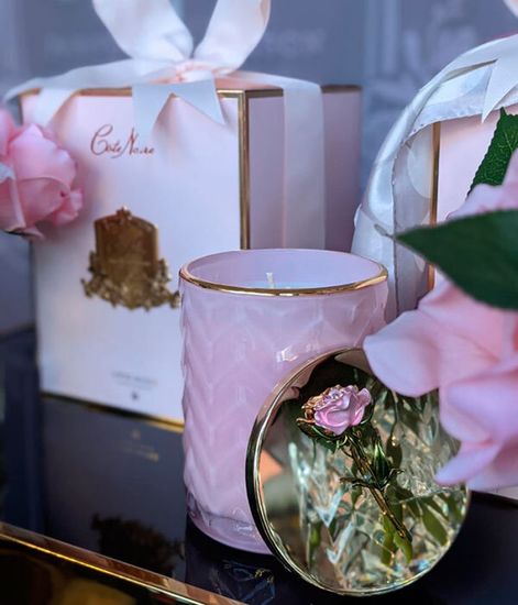 Большая розовая свеча "ёлочка" с золотым цветком и платком, Cote Noire