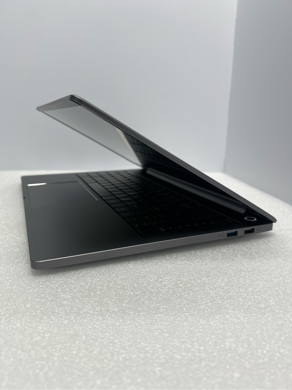 Ноутбук F+ FLAPTOP R-Series (FLTP-5R7-16512-W) 15.6"/AMD Ryzen 7 5825U/RAM 16GB/SSD 512GB/AMD Radeon RX Vega 8/1920x1080/IPS/Win11/Подсветка кл-ры: LED/серебристый Состояние: B1