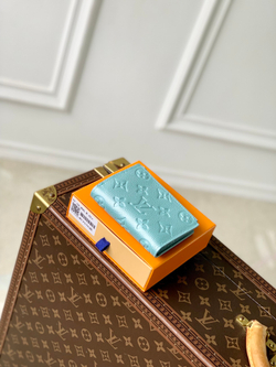 Louis Vuitton Lisa Wallet