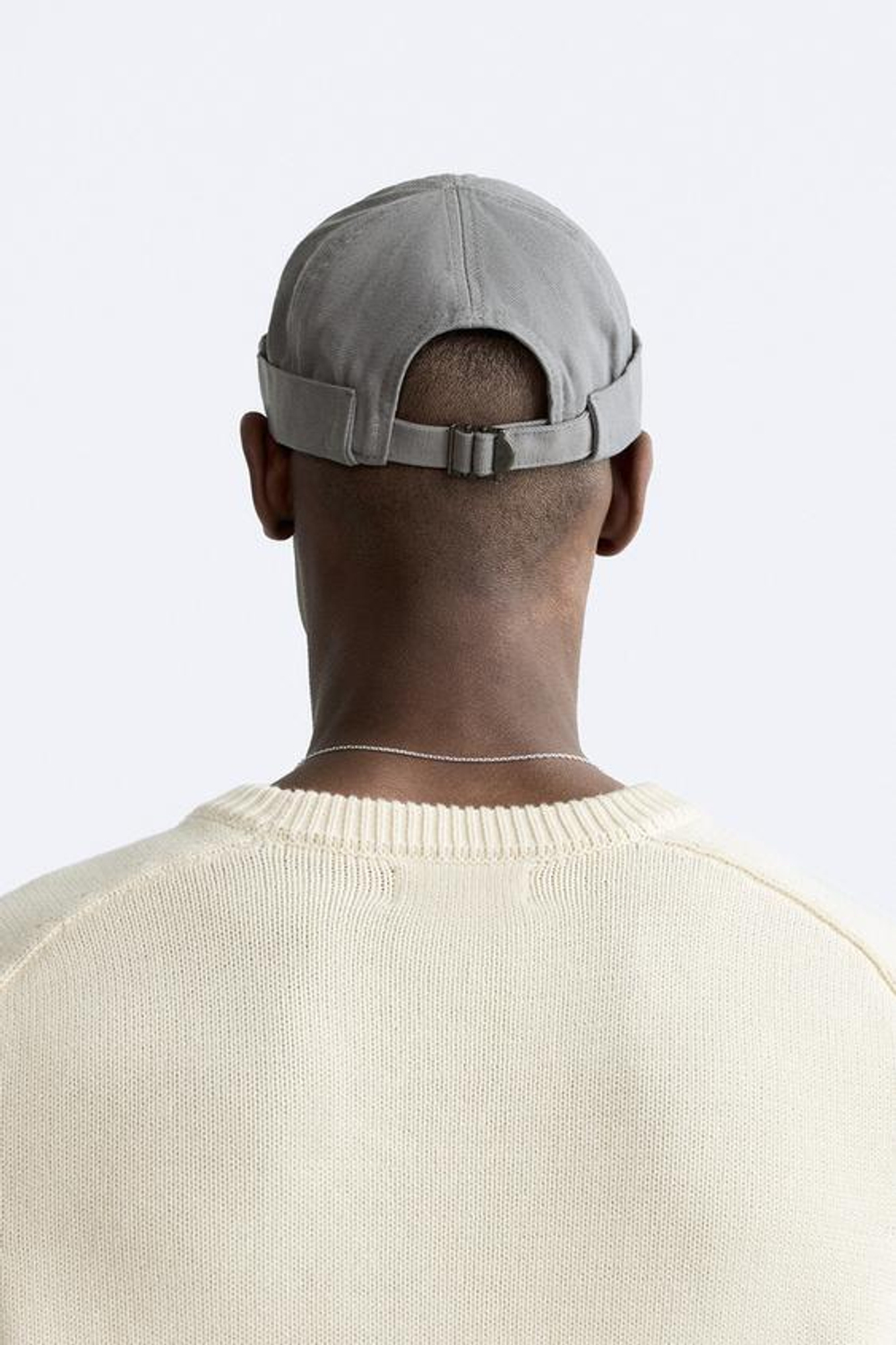 ZARA КЕПКА БЕЗ КОЗЫРЬКА, СВЕТЛО-СЕРЫЙ