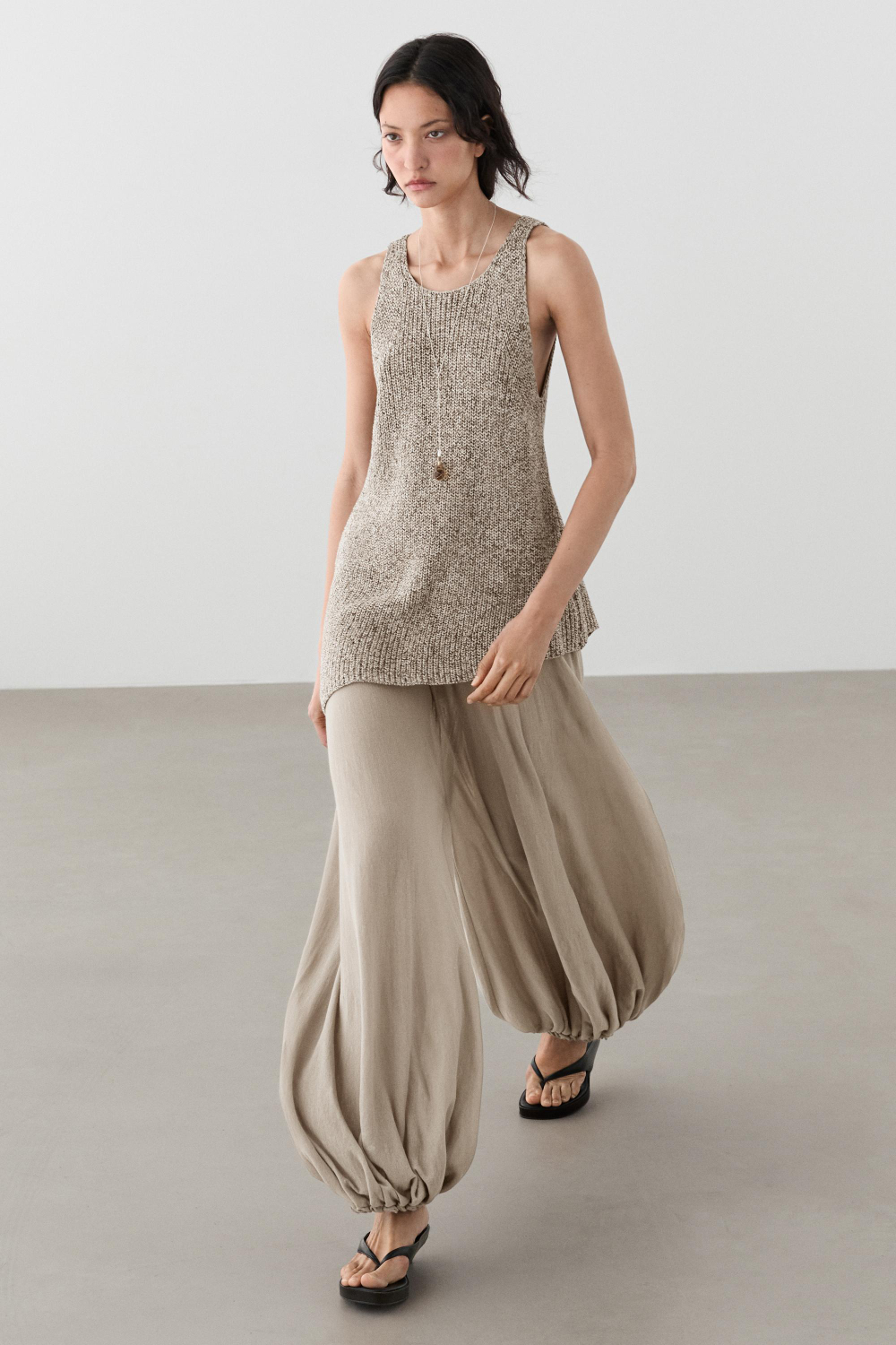 Massimo Dutti Шаровары с широким поясом, серый/натуральный