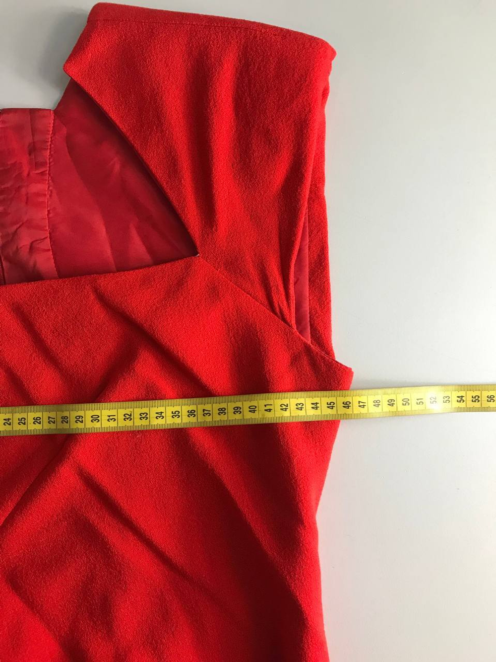 Платье приталенное яркое, визуально на 44/46 размер